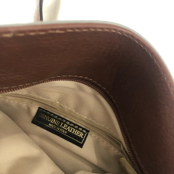 Very pretty purse by Vera Pelle 🤍🖤🤍 - Picture 3 of 4